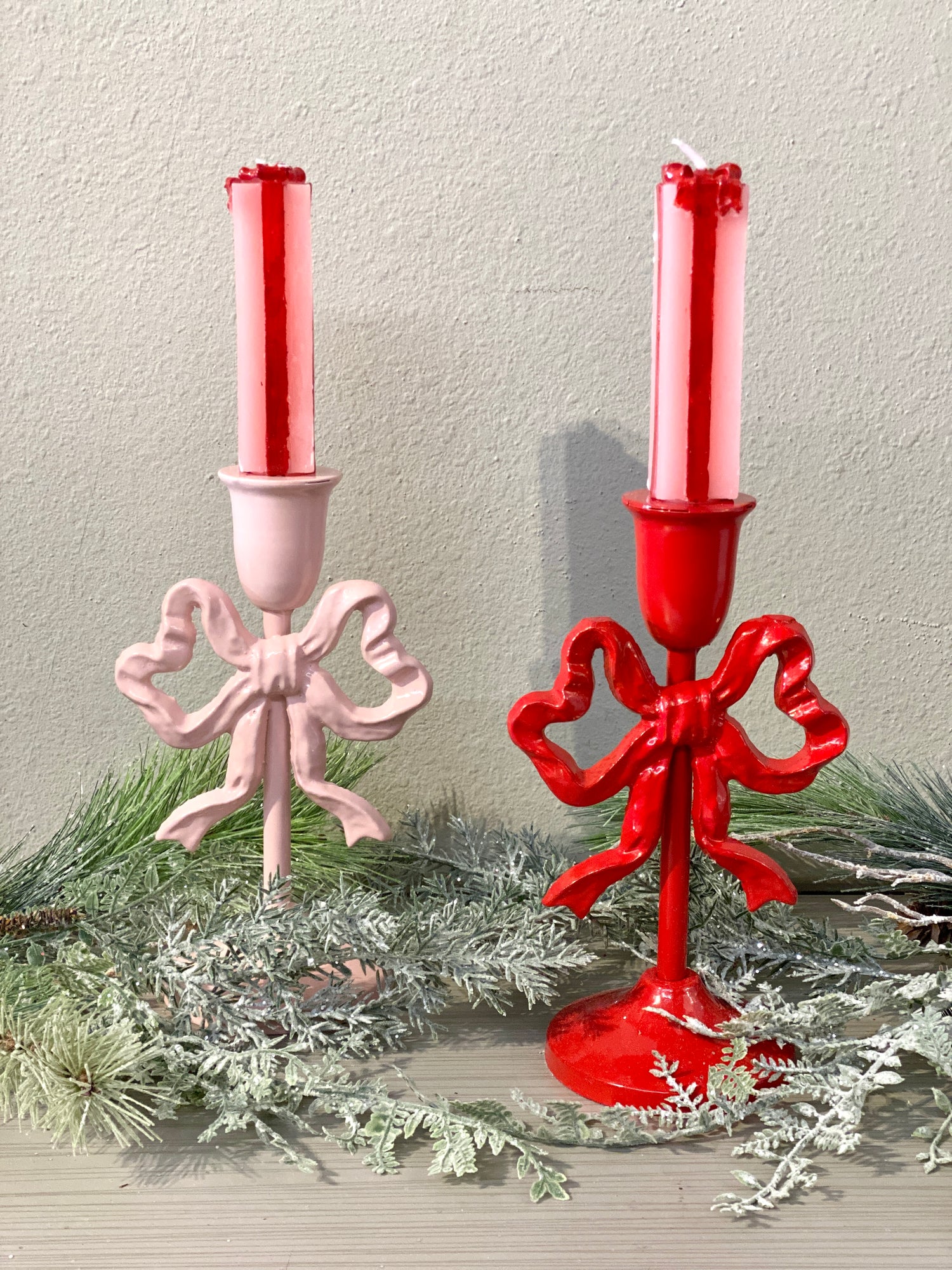 Cast Iron Bow Taper Holder